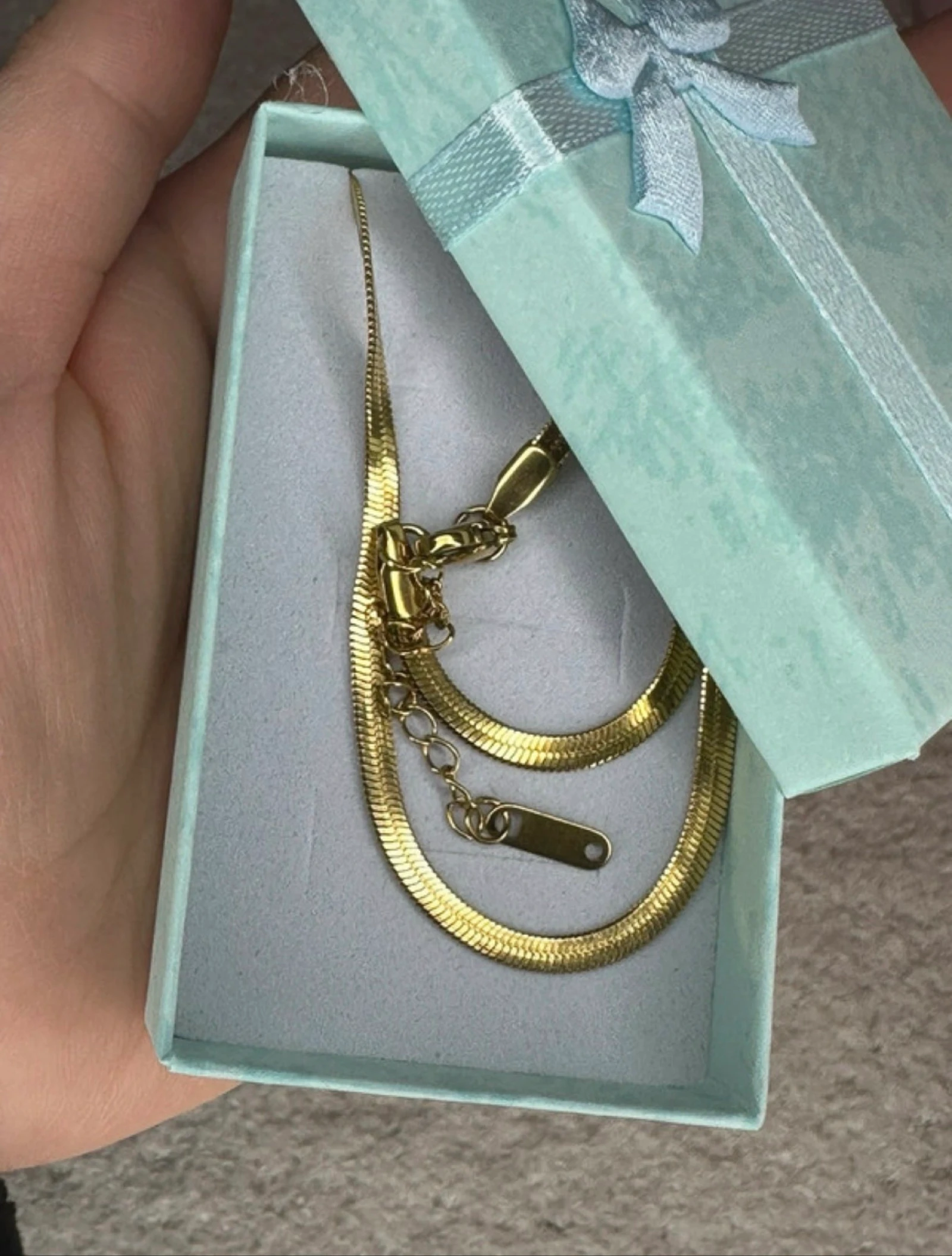Golden snake mesh necklace - Chic & Minimalist – photo 3
